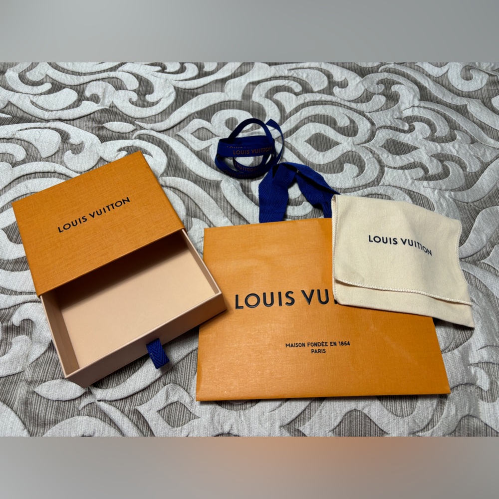AUTHENTIC Louis Vuitton dust bag, box, shopping bag and ribbon